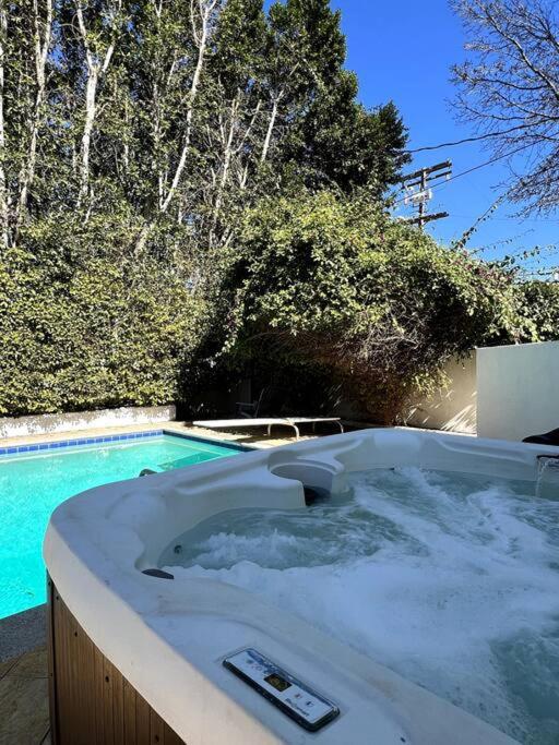 Stylish Mediterranean Villa, Pool, Jacuzzi, Hollywood & Malibu Bliss Los Angeles Eksteriør bilde